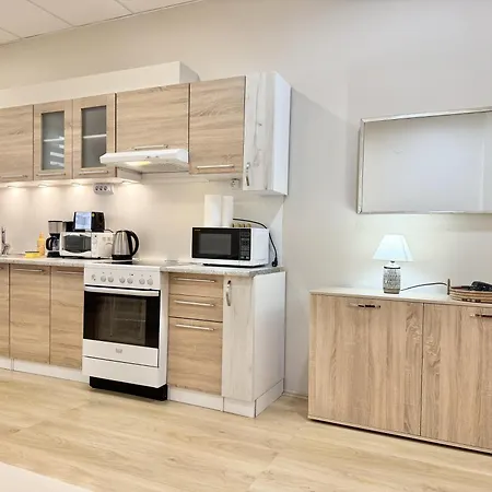 Centre 2bdr For 4 Guests Next To Theater Tear And Laughter Szófia