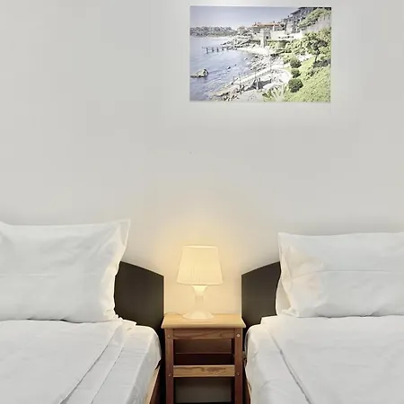 Apartment Centre 2bdr For 4 Guests Next To Theater Tear And Laughter
