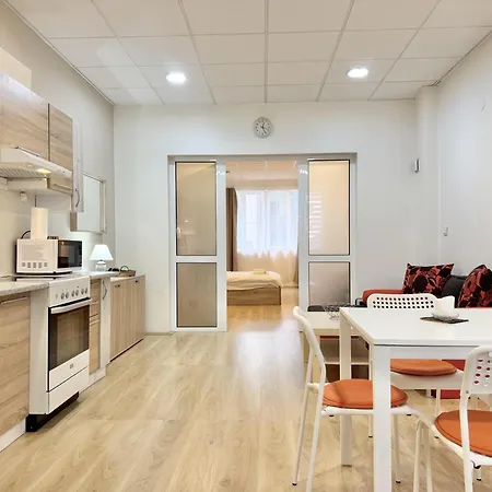 Centre 2bdr For 4 Guests Next To Theater Tear And Laughter Apartman *