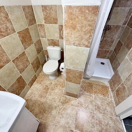 Centre 2bdr For 4 Guests Next To Theater Tear And Laughter Apartman Szófia