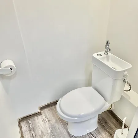 Apartman Centre 2bdr For 4 Guests Next To Theater Tear And Laughter Szófia