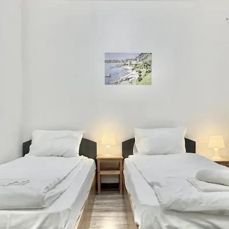 Apartman Centre 2bdr For 4 Guests Next To Theater Tear And Laughter Szófia