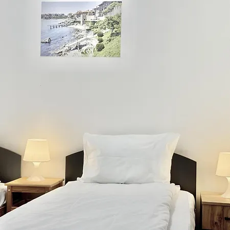 Apartman Centre 2bdr For 4 Guests Next To Theater Tear And Laughter Szófia