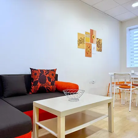 Centre 2bdr For 4 Guests Next To Theater Tear And Laughter דירה