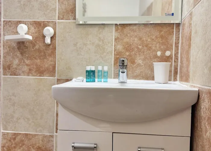 Centre 2bdr For 4 Guests Next To Theater Tear And Laughter Apartmán Sofie