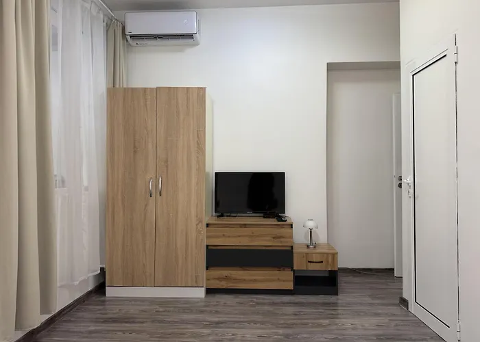 Centre 2bdr For 4 Guests Next To Theater Tear And Laughter * ソフィア