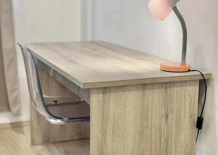 Centre 2bdr For 4 Guests Next To Theater Tear And Laughter アパート